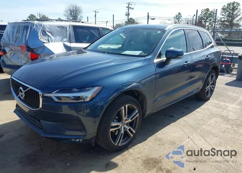 2018 Volvo Xc60 T5 Momentum z USA, uszkodzony, nr VIN YV4102RK8J1085800